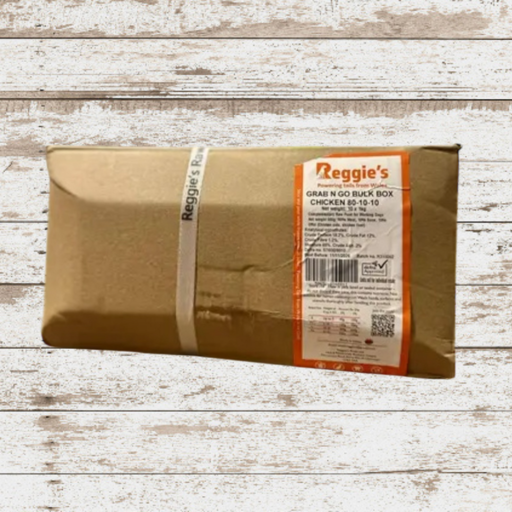 A 10 kg Grab ’n Go box containing 10 x 1 kg unlabelled rolls of our single-protein 80-10-10 Chicken mince. Made with fresh, high-quality ingredients — no fillers, no fuss. Perfect for bulk buyers and retailers looking for great value and simple storage